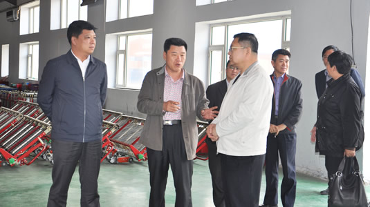 吉林省經(jīng)濟合作局副局長冷希炎一行在榆樹市市委副書記、副市長李洪亮的陪同下來我公司調研